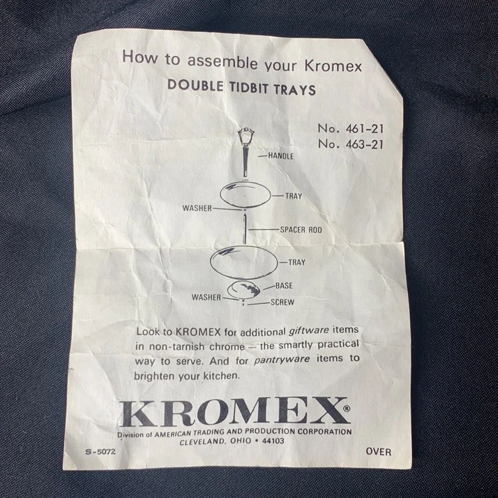 Beautiful vintage chrome KROMEX 2 tiered silver tray with gold tone handle - Picture 7 of 8